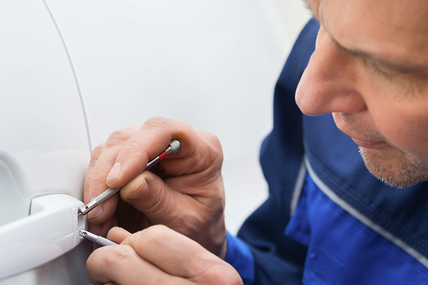 emergency car locksmith